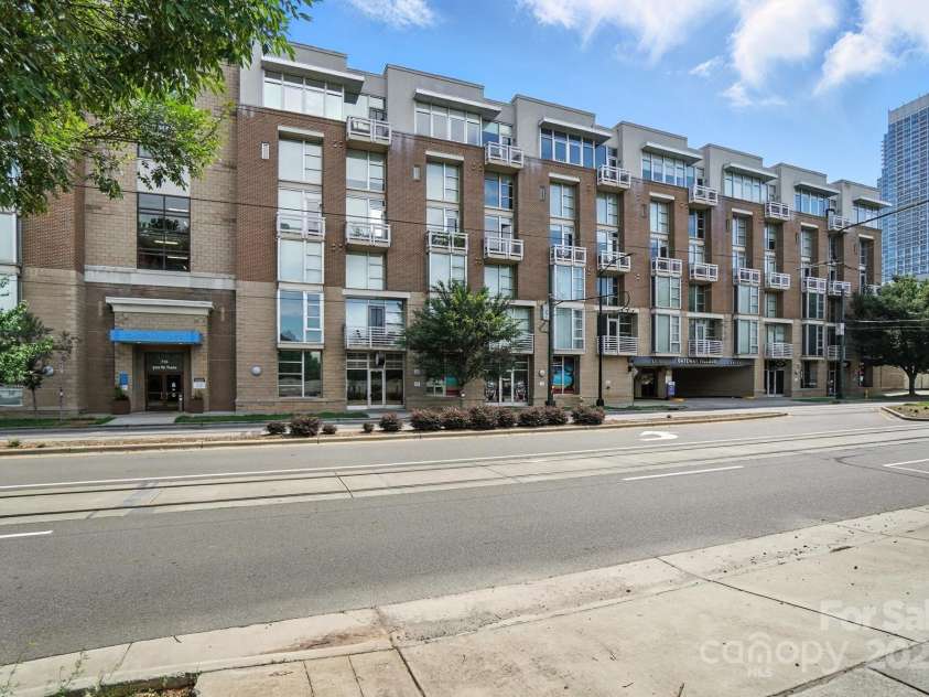 718 Trade Street, Charlotte, NC 28202.  MLS# CAR4308971, YatesRealty ID 164. 