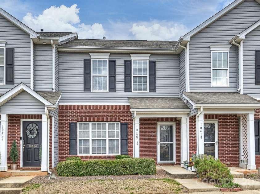 10422 Stokeshill Court, Pineville, NC 28134.  MLS# CAR4231164, YatesRealty ID 1640. 