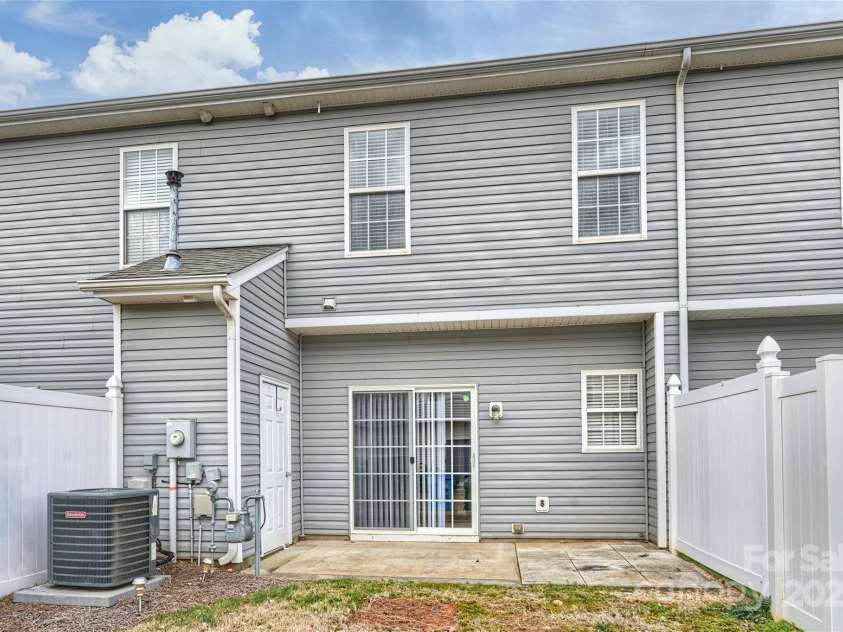 10422 Stokeshill Court, Pineville, NC 28134.  MLS# CAR4231164, YatesRealty ID 1640. 