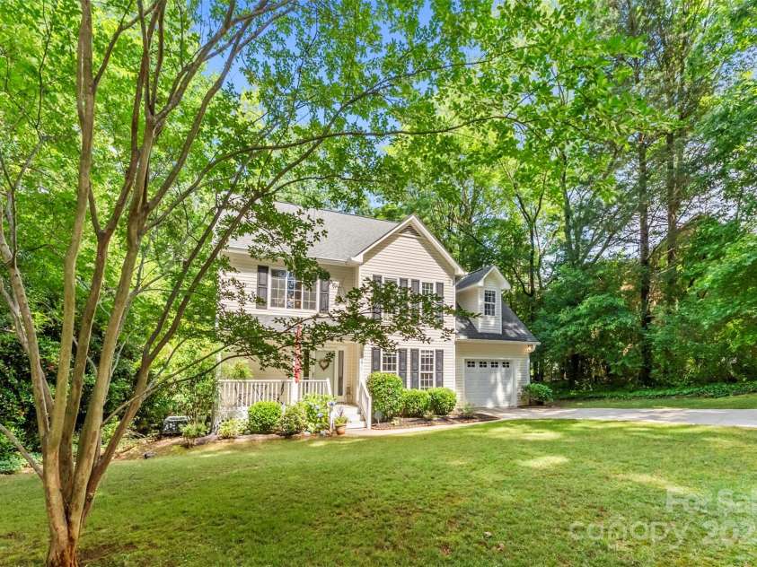 116 Oak Creek Drive, Charlotte, NC 28270.  MLS# CAR4263975, YatesRealty ID 16400. 