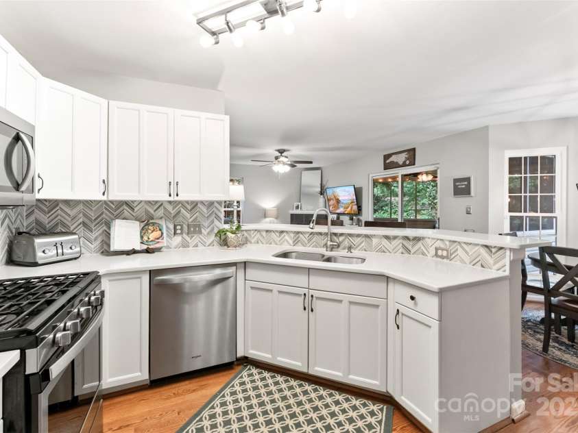 116 Oak Creek Drive, Charlotte, NC 28270.  MLS# CAR4263975, YatesRealty ID 16400. 