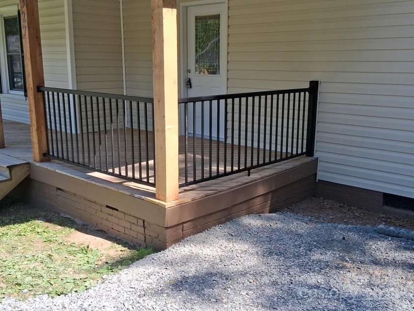 1327 Wiscassett Street, Albemarle, NC 28001.  MLS# CAR4260572, YatesRealty ID 16401. 