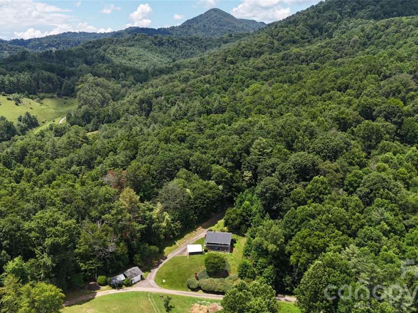 707 Lickskillet Road, Burnsville, NC 28714.  MLS# CAR4325739, YatesRealty ID 16401. 