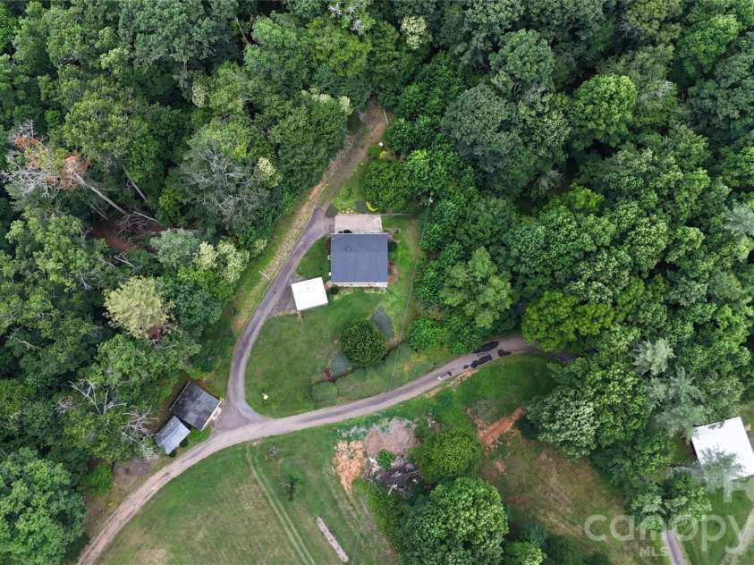 707 Lickskillet Road, Burnsville, NC 28714.  MLS# CAR4325739, YatesRealty ID 16401. 