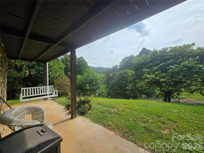 707 Lickskillet Road, Burnsville, NC 28714.  MLS# CAR4325739, YatesRealty ID 16401. 