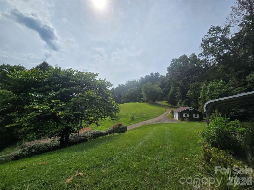 707 Lickskillet Road, Burnsville, NC 28714.  MLS# CAR4325739, YatesRealty ID 16401. 
