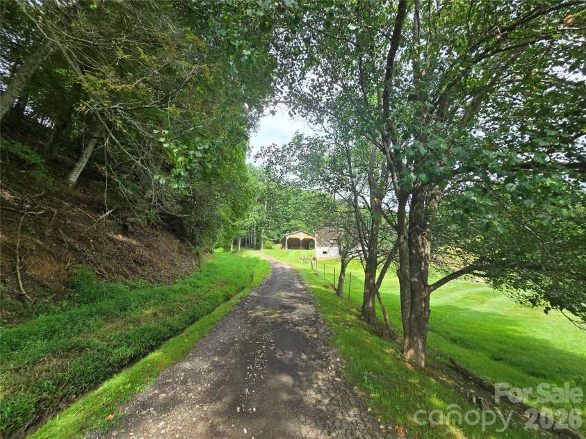 707 Lickskillet Road, Burnsville, NC 28714.  MLS# CAR4325739, YatesRealty ID 16401. 