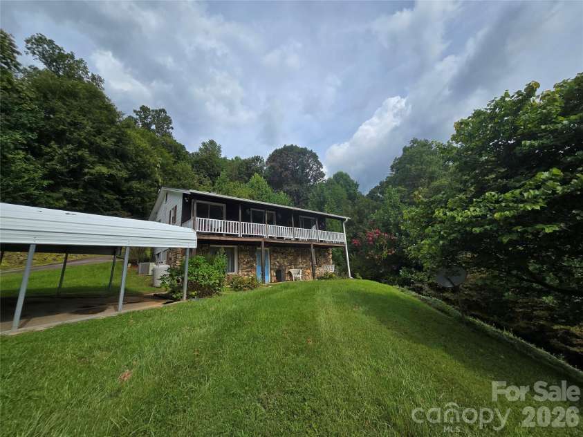 707 Lickskillet Road, Burnsville, NC 28714.  MLS# CAR4325739, YatesRealty ID 16401. 