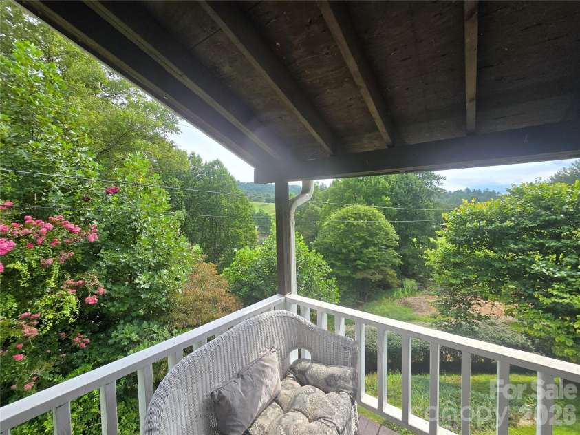 707 Lickskillet Road, Burnsville, NC 28714.  MLS# CAR4325739, YatesRealty ID 16401. 