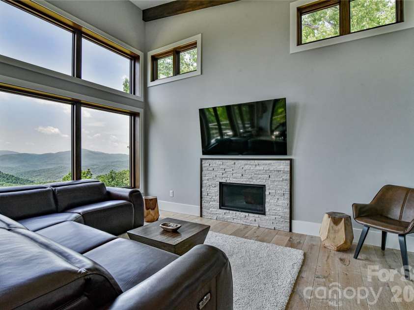 41 High Cliffs Trail, Black Mountain, NC 28711.  MLS# CAR4301745, YatesRealty ID 16402. 