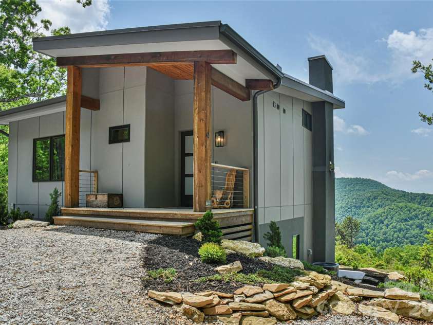 41 High Cliffs Trail, Black Mountain, NC 28711.  MLS# CAR4301745, YatesRealty ID 16402. 