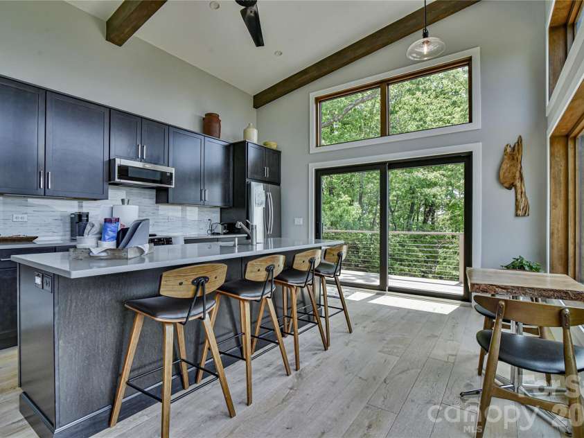41 High Cliffs Trail, Black Mountain, NC 28711.  MLS# CAR4301745, YatesRealty ID 16402. 