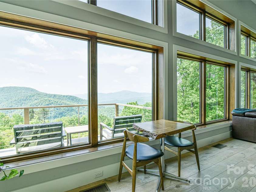 41 High Cliffs Trail, Black Mountain, NC 28711.  MLS# CAR4301745, YatesRealty ID 16402. 