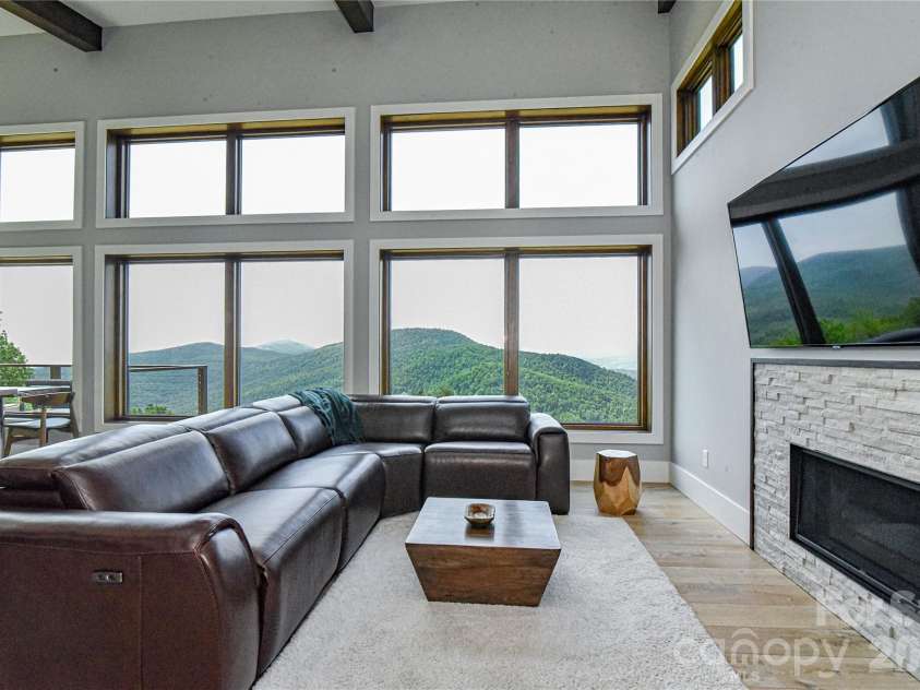 41 High Cliffs Trail, Black Mountain, NC 28711.  MLS# CAR4301745, YatesRealty ID 16402. 