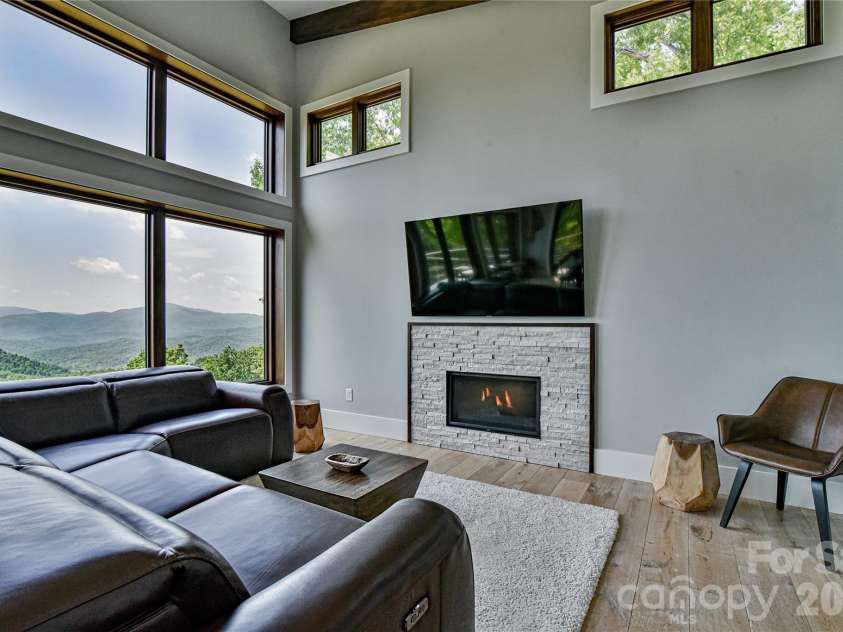 41 High Cliffs Trail, Black Mountain, NC 28711.  MLS# CAR4301745, YatesRealty ID 16402. 