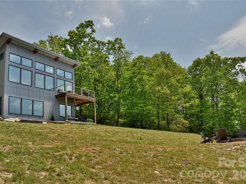 41 High Cliffs Trail, Black Mountain, NC 28711.  MLS# CAR4301745, YatesRealty ID 16402. 