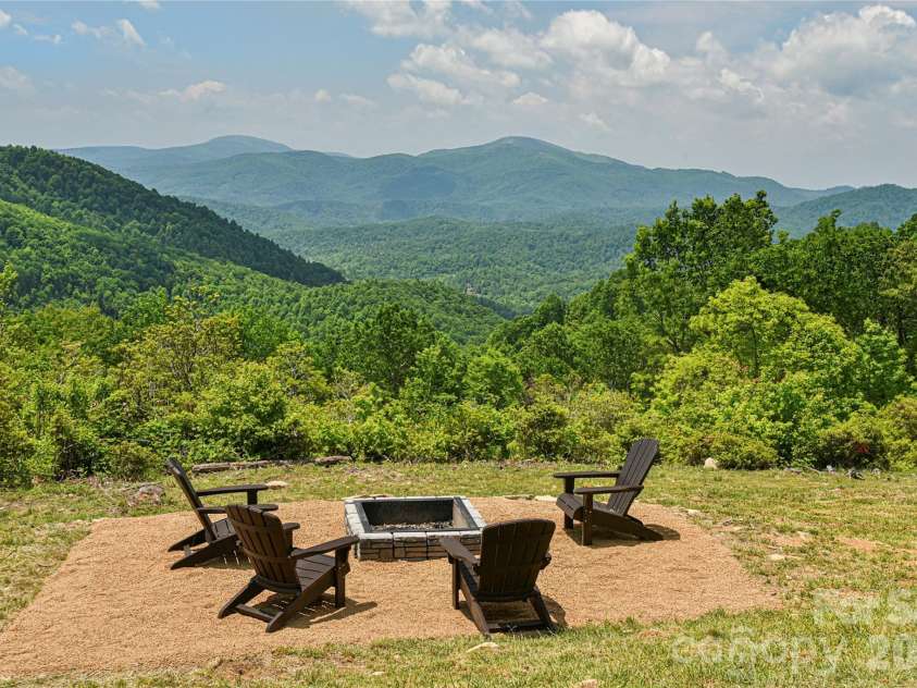 41 High Cliffs Trail, Black Mountain, NC 28711.  MLS# CAR4301745, YatesRealty ID 16402. 