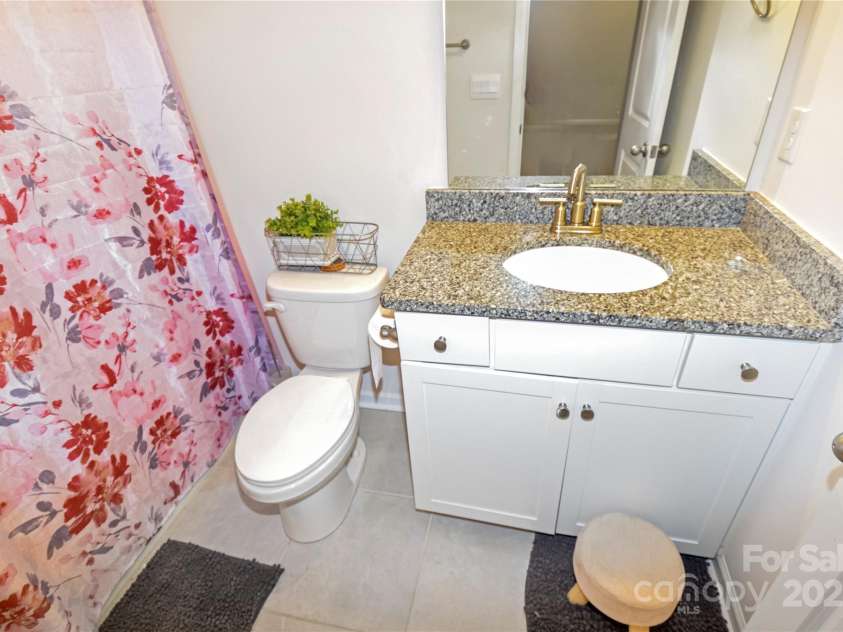 4849 Tacoma Drive, Fort Mill, SC 29707.  MLS# CAR4220181, YatesRealty ID 16402. 2nd Full Bathroom