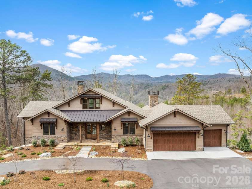 567 Wild River Run, Marshall, NC 28753.  MLS# CAR4353270, YatesRealty ID 16403. Welcome home to 567 Wild River Run!