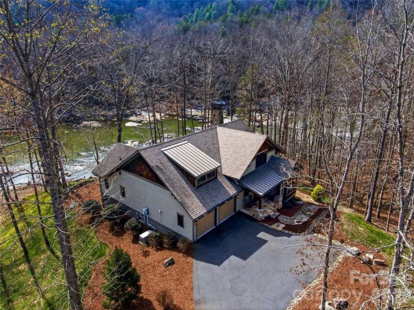 3735 French Broad Parkway, Marshall, NC 28753.  MLS# CAR4353806, YatesRealty ID 16404. 