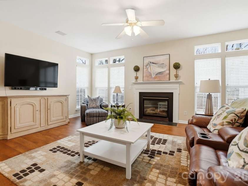 11416 Foggy Bank Lane, Charlotte, NC 28214.  MLS# CAR4320075, YatesRealty ID 16406. 