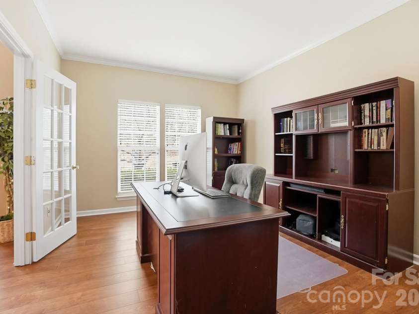 11416 Foggy Bank Lane, Charlotte, NC 28214.  MLS# CAR4320075, YatesRealty ID 16406. 