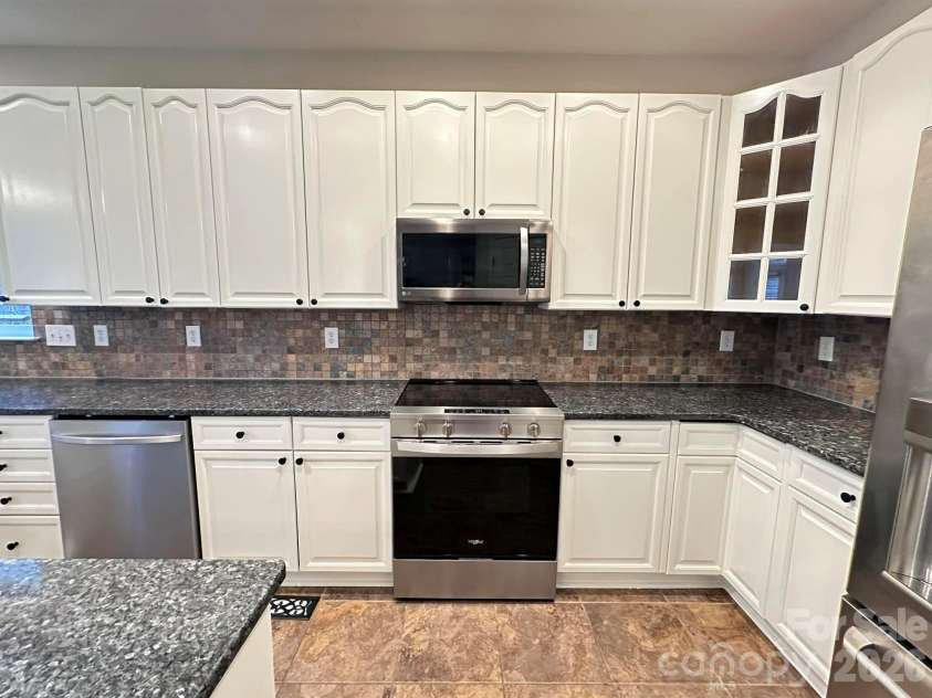 11416 Foggy Bank Lane, Charlotte, NC 28214.  MLS# CAR4320075, YatesRealty ID 16406. 