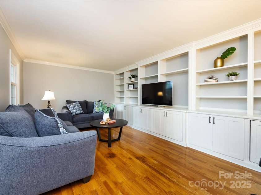 6941 Queensberry Drive, Charlotte, NC 28226.  MLS# CAR4264969, YatesRealty ID 16407. 