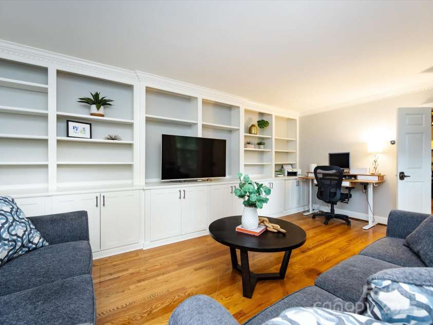 6941 Queensberry Drive, Charlotte, NC 28226.  MLS# CAR4264969, YatesRealty ID 16407. 