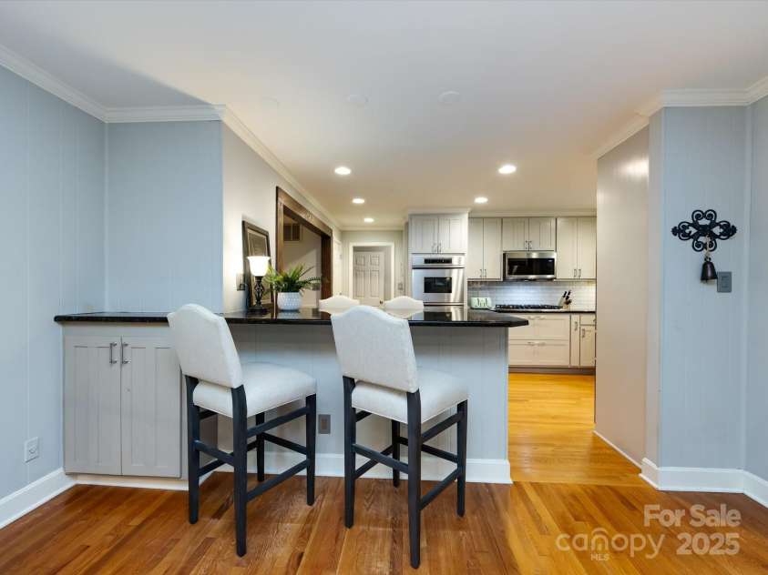 6941 Queensberry Drive, Charlotte, NC 28226.  MLS# CAR4264969, YatesRealty ID 16407. 