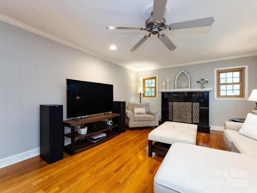 6941 Queensberry Drive, Charlotte, NC 28226.  MLS# CAR4264969, YatesRealty ID 16407. 