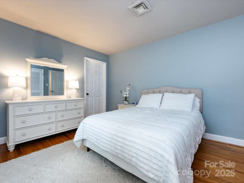 6941 Queensberry Drive, Charlotte, NC 28226.  MLS# CAR4264969, YatesRealty ID 16407. 