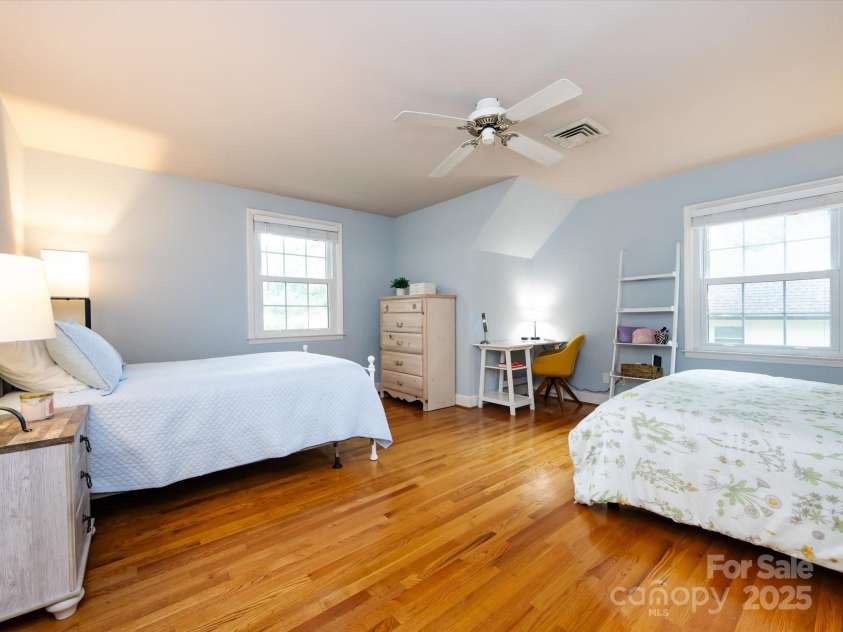 6941 Queensberry Drive, Charlotte, NC 28226.  MLS# CAR4264969, YatesRealty ID 16407. 