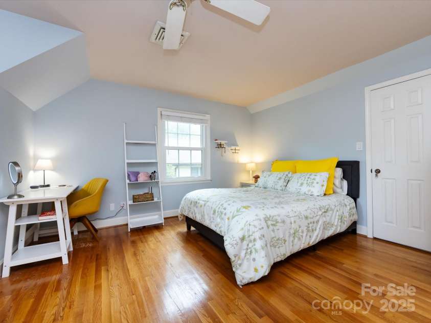 6941 Queensberry Drive, Charlotte, NC 28226.  MLS# CAR4264969, YatesRealty ID 16407. 