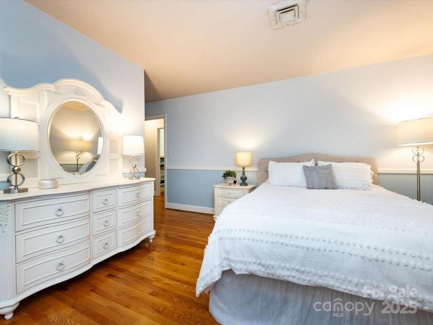 6941 Queensberry Drive, Charlotte, NC 28226.  MLS# CAR4264969, YatesRealty ID 16407. 