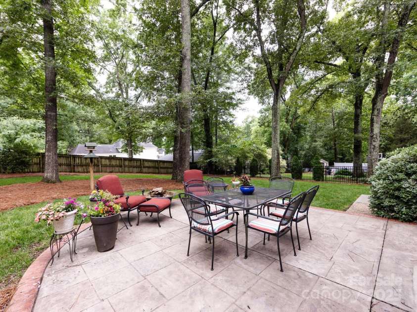 6941 Queensberry Drive, Charlotte, NC 28226.  MLS# CAR4264969, YatesRealty ID 16407. 