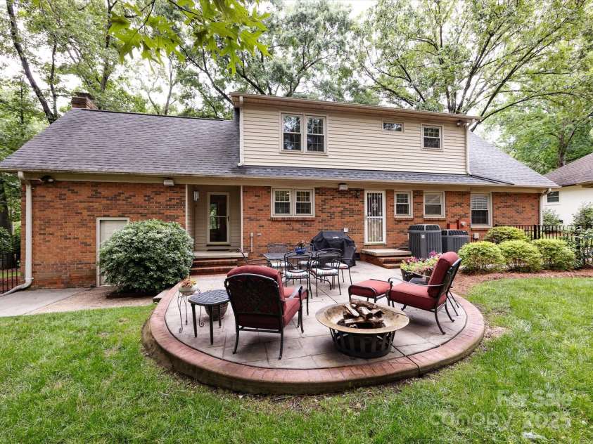 6941 Queensberry Drive, Charlotte, NC 28226.  MLS# CAR4264969, YatesRealty ID 16407. 