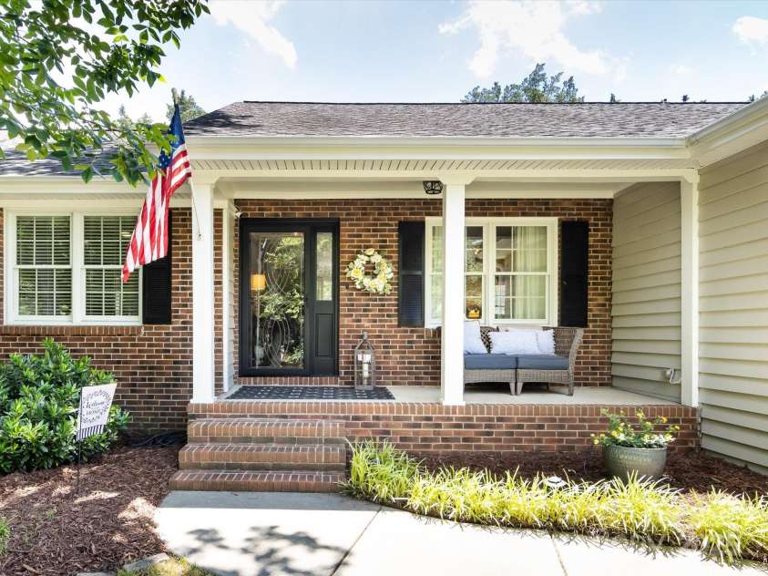 4925 Cedar Forest Drive, Charlotte, NC 28226.  MLS# CAR4262850, YatesRealty ID 16408. 