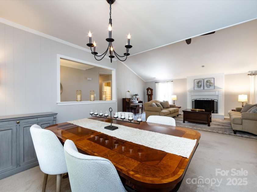 4925 Cedar Forest Drive, Charlotte, NC 28226.  MLS# CAR4262850, YatesRealty ID 16408. 