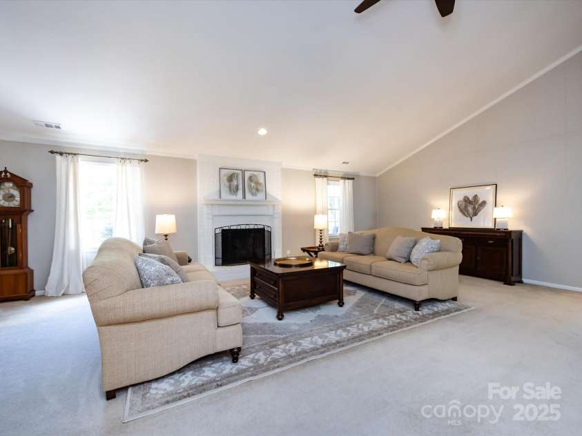 4925 Cedar Forest Drive, Charlotte, NC 28226.  MLS# CAR4262850, YatesRealty ID 16408. 