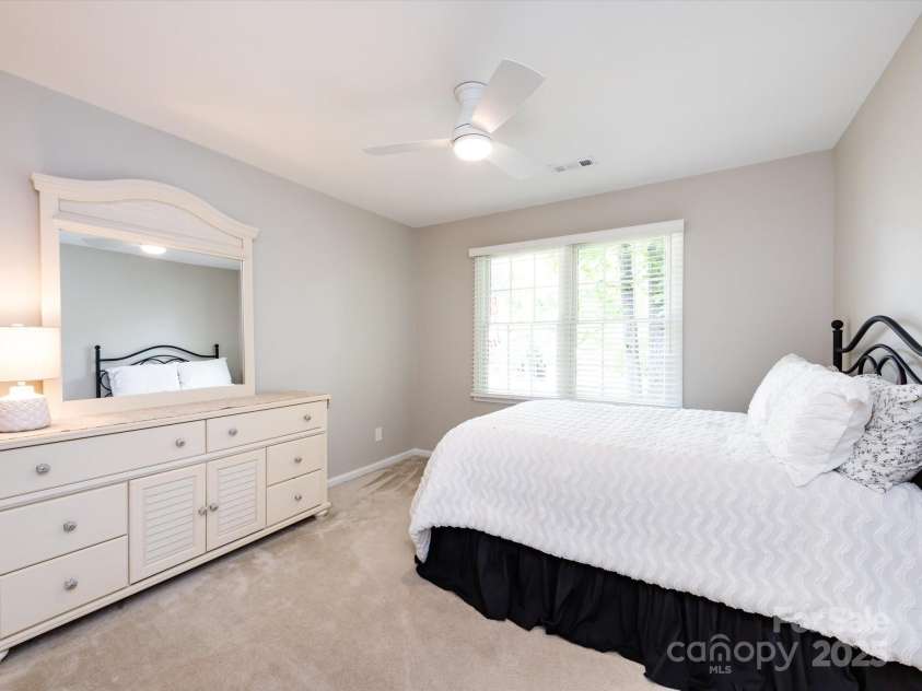 4925 Cedar Forest Drive, Charlotte, NC 28226.  MLS# CAR4262850, YatesRealty ID 16408. 