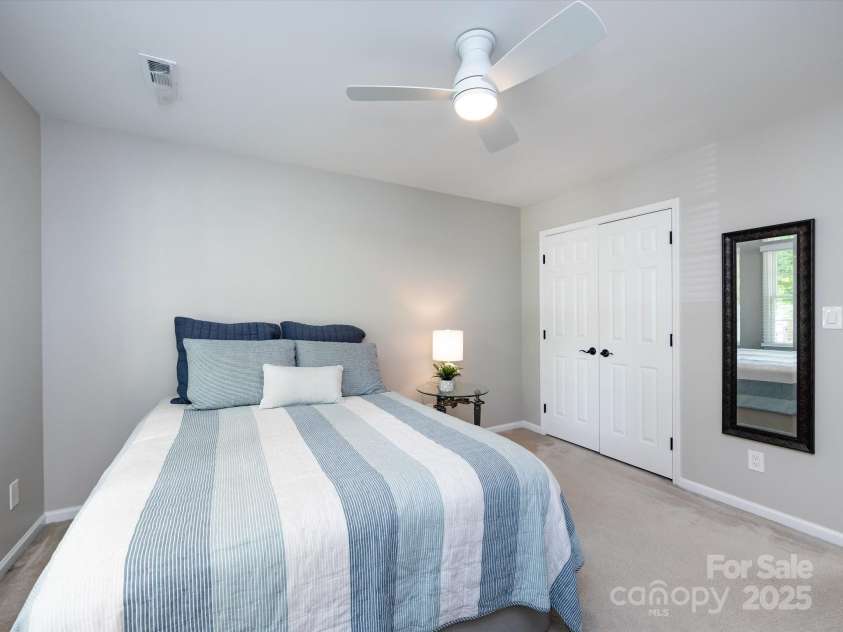 4925 Cedar Forest Drive, Charlotte, NC 28226.  MLS# CAR4262850, YatesRealty ID 16408. 