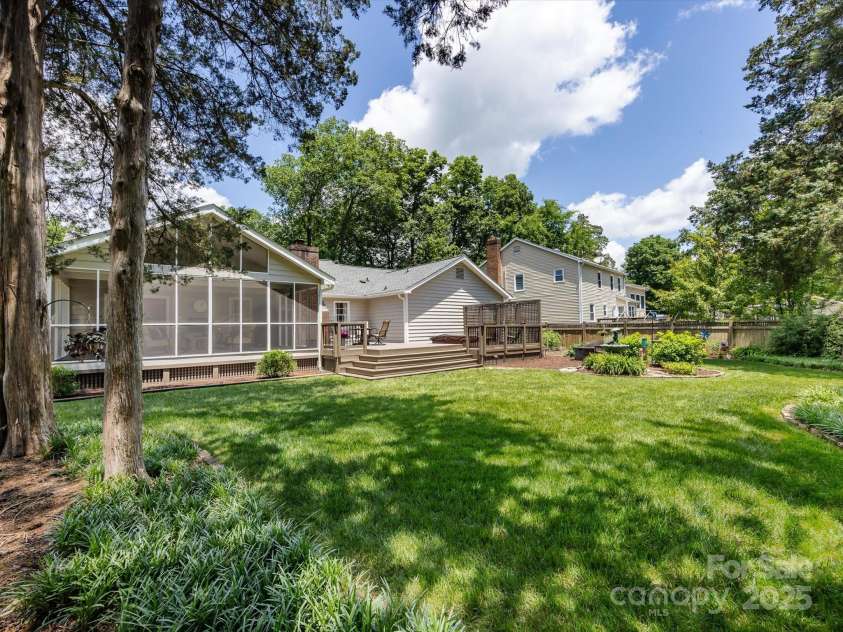 4925 Cedar Forest Drive, Charlotte, NC 28226.  MLS# CAR4262850, YatesRealty ID 16408. 