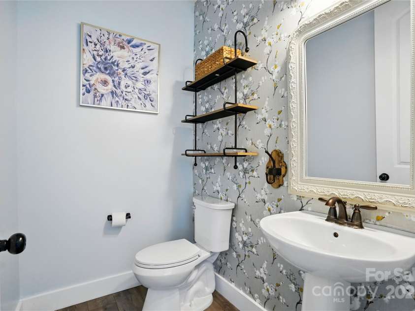 1478 Imperial Court, York, SC 29745.  MLS# CAR4263177, YatesRealty ID 16409. Half bath