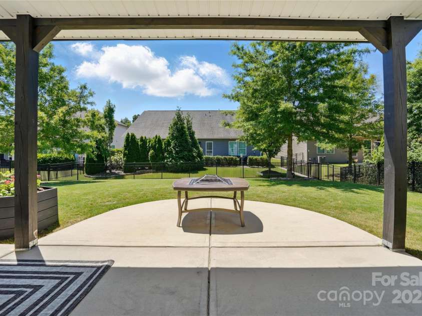 1478 Imperial Court, York, SC 29745.  MLS# CAR4263177, YatesRealty ID 16409. Host delightful barbecues with friends and family in the level fenced backyard