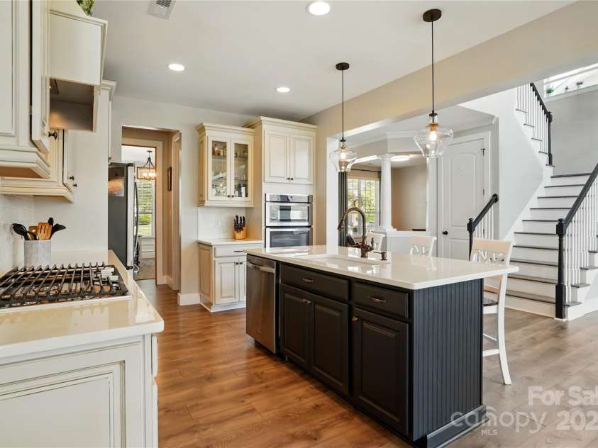 1478 Imperial Court, York, SC 29745.  MLS# CAR4263177, YatesRealty ID 16409. The kitchen you have been dreaming of w/ ss appliances, gas range, tons of countertop space, and island w/ seating, makes your meal prep a delight