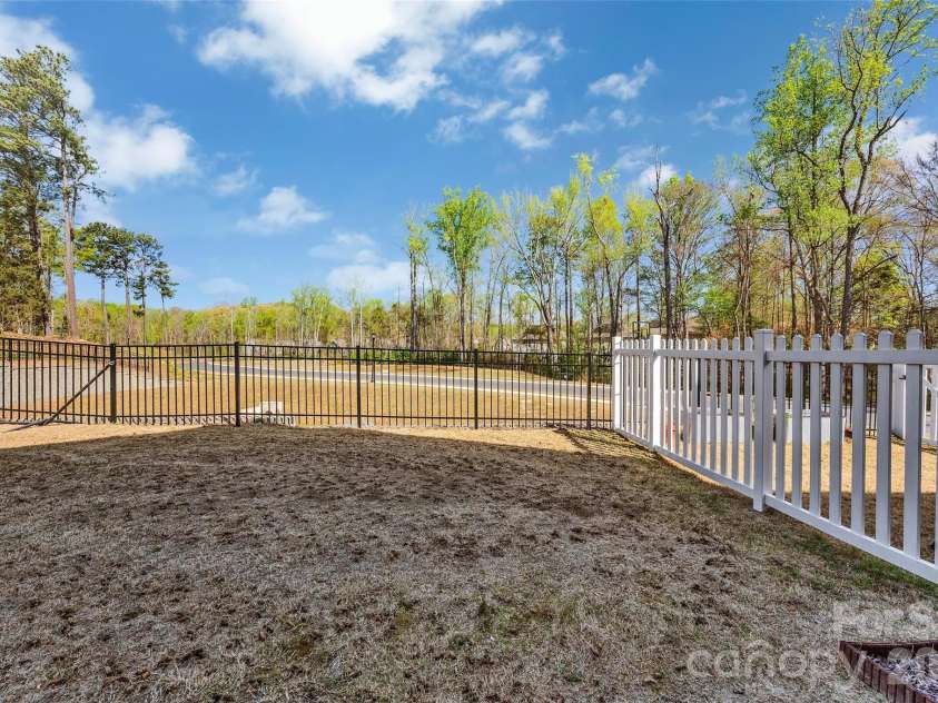 906 Park Bend Trail, Tega Cay, SC 29708.  MLS# CAR4363027, YatesRealty ID 16409. Backyard