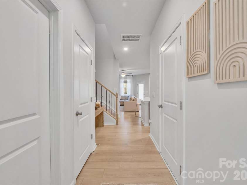 906 Park Bend Trail, Tega Cay, SC 29708.  MLS# CAR4363027, YatesRealty ID 16409. Foyer