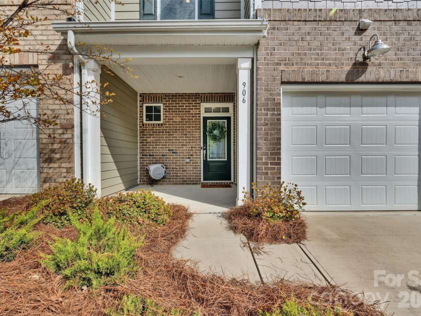 906 Park Bend Trail, Tega Cay, SC 29708.  MLS# CAR4363027, YatesRealty ID 16409. Welcome Home