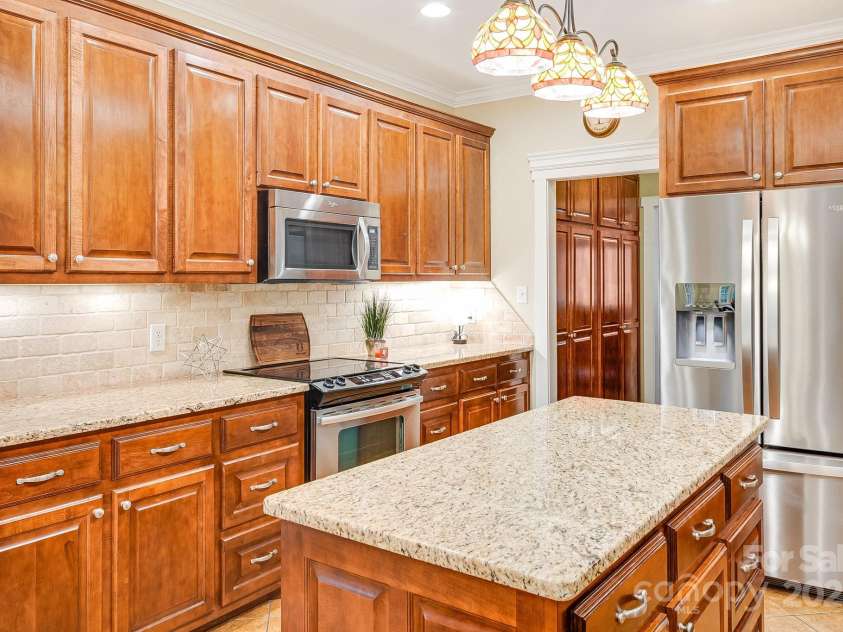 201 Springwood Drive, Valdese, NC 28690.  MLS# CAR4243782, YatesRealty ID 16410. 